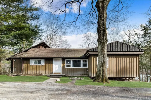 $2,500 | 288 Pine Hill Road, Pleasant Valley, NY 12569