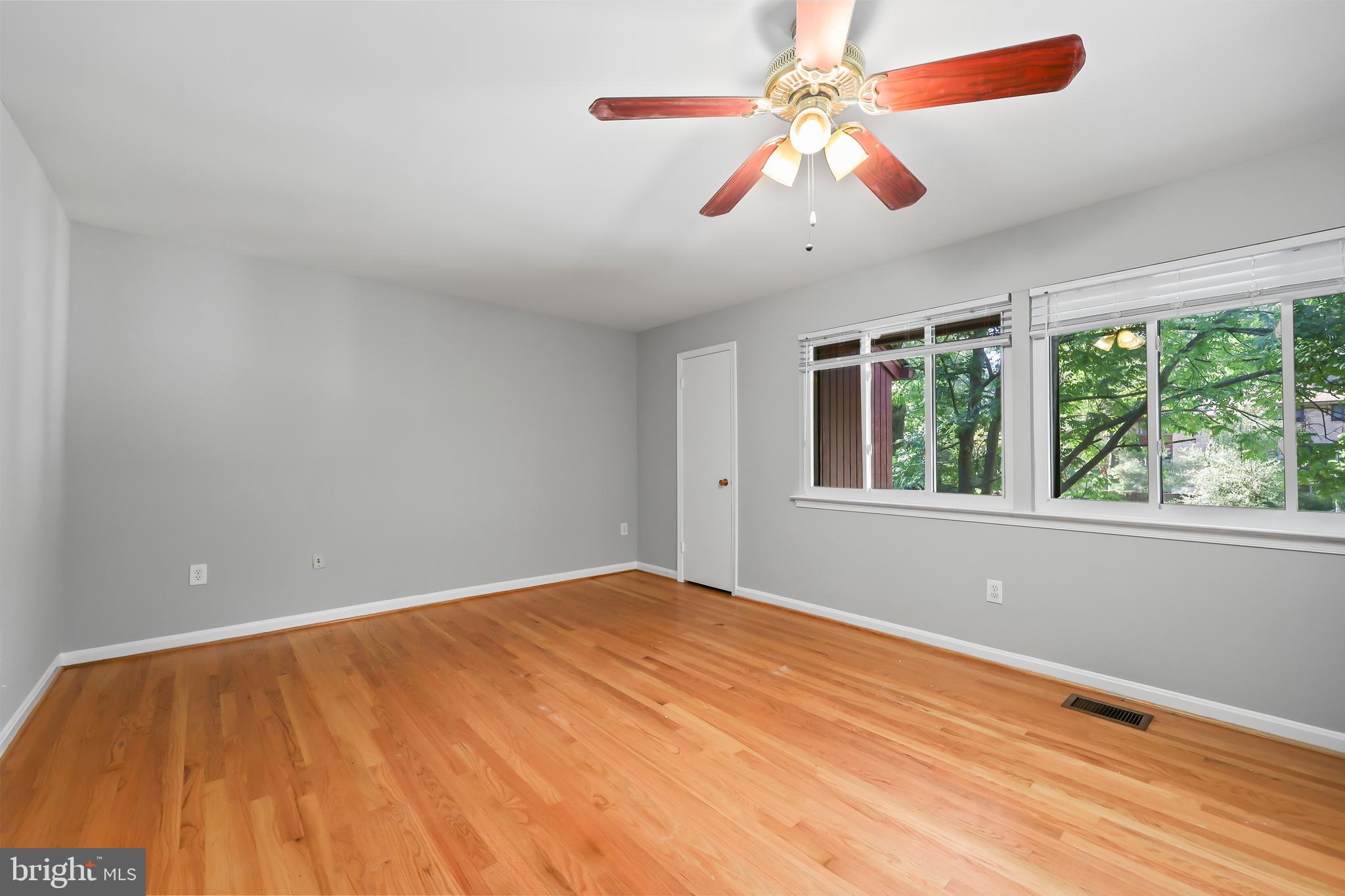 11006 Saffold Way Reston, VA 20190 - Photo 17 of 32 Upper Level
Primary Bedroom