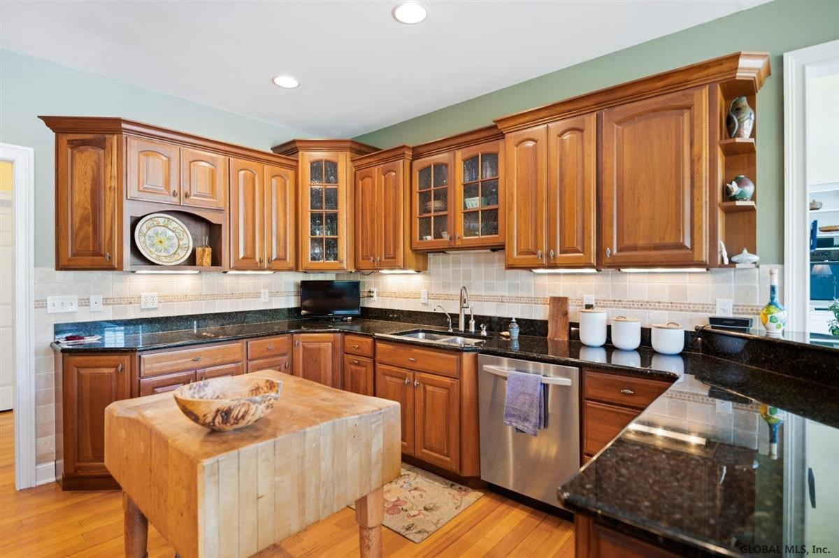 127 Middleline Road Ballston, NY 12020 - Photo 12 of 60 Photo 12
