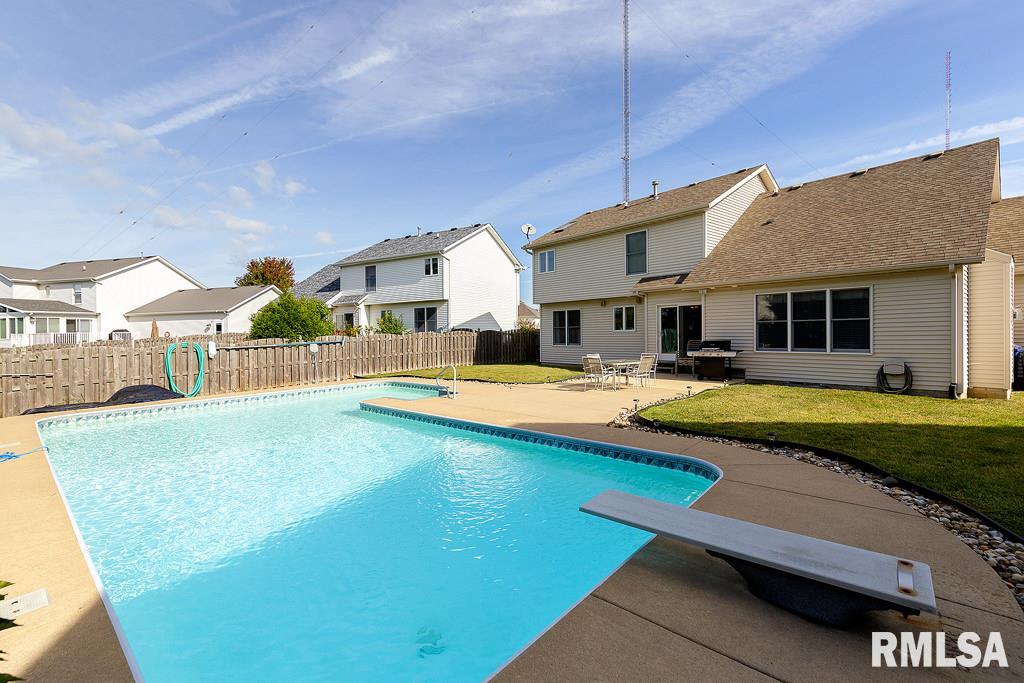 2091 Ashford Road Bettendorf, IA 52722 - Photo 2 of 21 Gallery Image 2