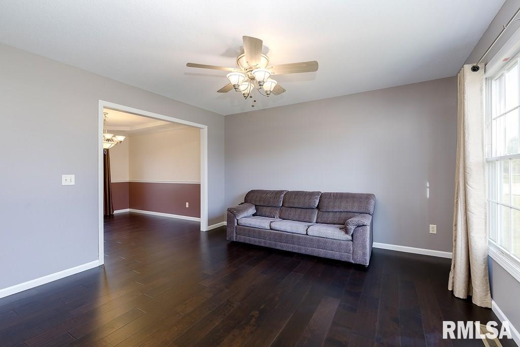 2091 Ashford Road Bettendorf, IA 52722 - Photo 5 of 21 Gallery Image 5