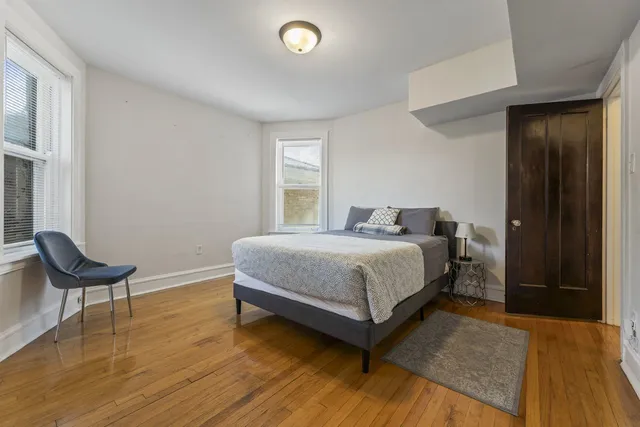 $2,600 | 6444 North Washtenaw Avenue, Unit 2, Chicago, IL 60645