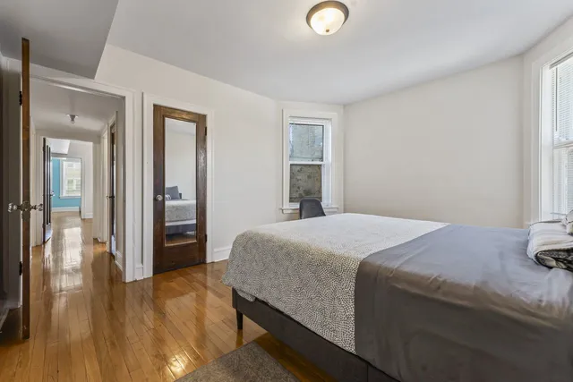 $2,600 | 6444 North Washtenaw Avenue, Unit 2, Chicago, IL 60645