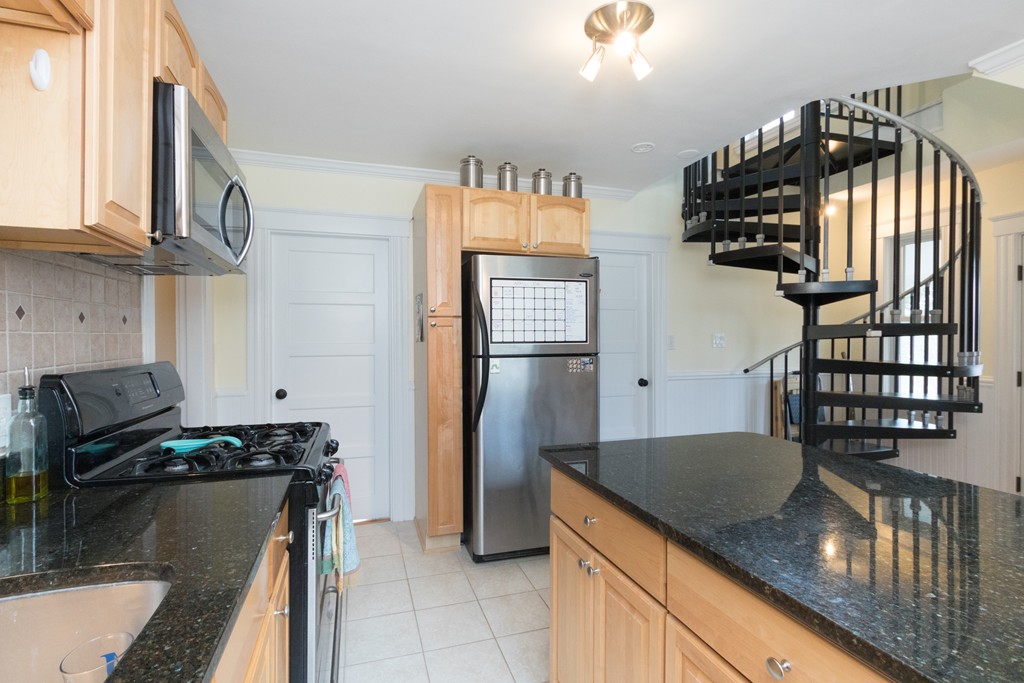 3 Westview Road, Unit 2 Natick, MA 01760 - Photo 8 of 24 Gallery Image 8