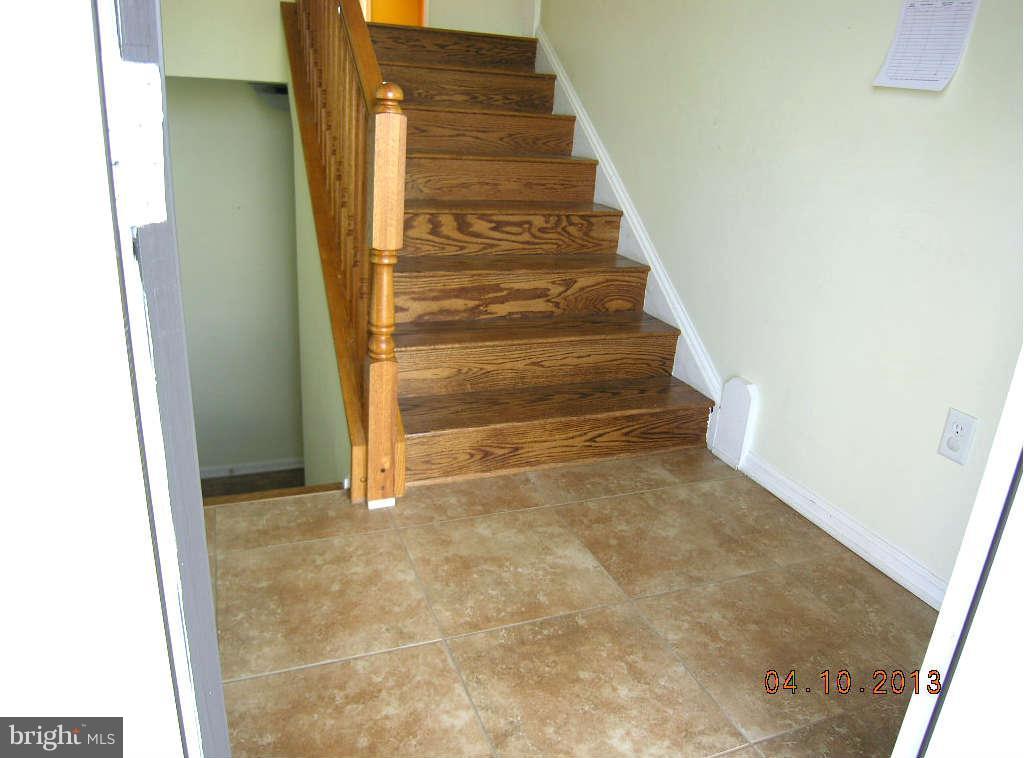325 Thumper Drive Ranson, WV 25438 - Photo 2 of 16 Foyer