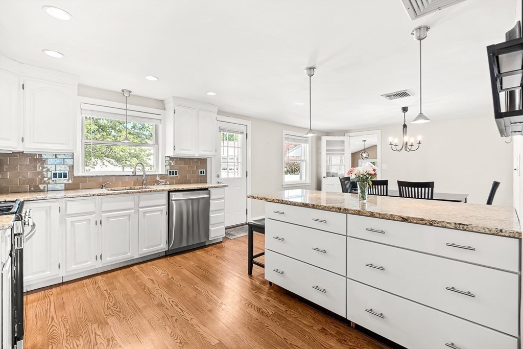 43 Albemarle Road Newton, MA 02460 - Photo 4 of 20 Gallery Image 4