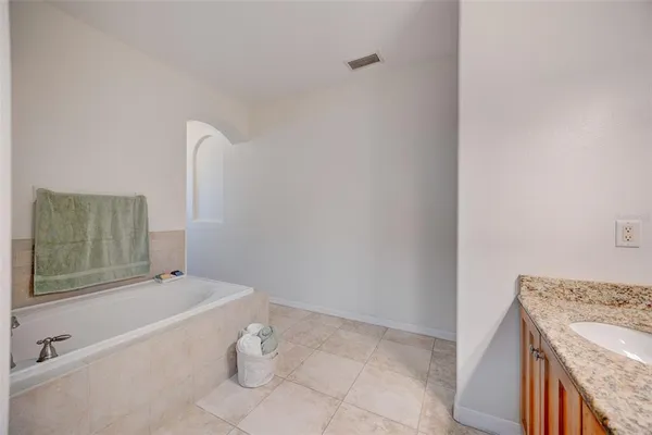 $289,900 | 6020 Fishhawk Crossing Boulevard, Lithia, FL 33547