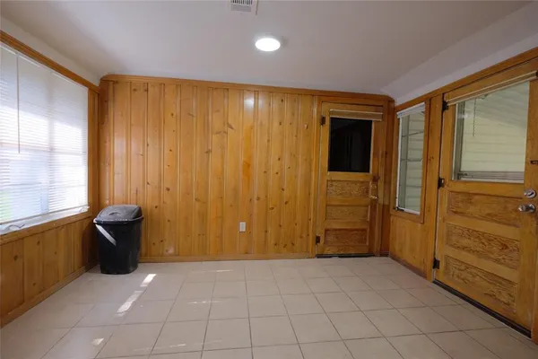 $1,600 | 2104 Kings Avenue, Haltom City, TX 76117