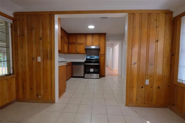 $1,600 | 2104 Kings Avenue, Haltom City, TX 76117