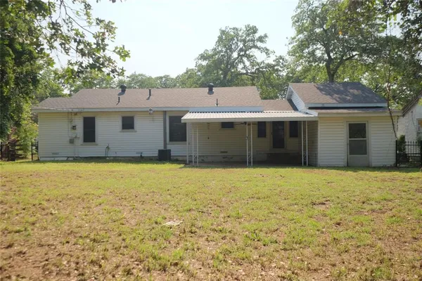 $1,600 | 2104 Kings Avenue, Haltom City, TX 76117