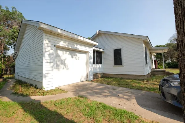 $1,600 | 2104 Kings Avenue, Haltom City, TX 76117