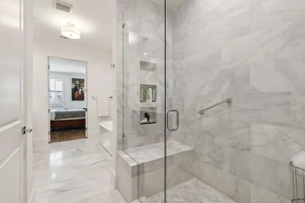 a en suite bathroom with a shower