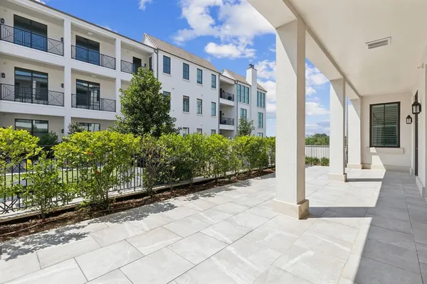 a view of a building along with street