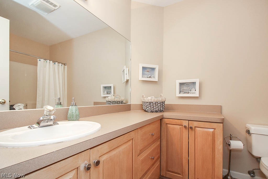 434 Longspur Road Highland Heights, OH 44143 - Photo 27 of 35 Main full bath upstairs.