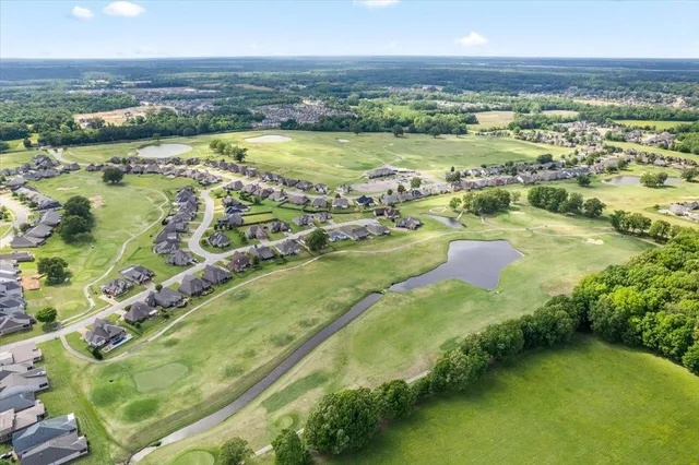 $443,400 | 235 Fairoaks Drive, Oakland, TN 38060