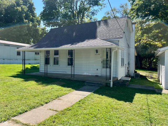 $119,900 | 106 West Lucas Street, Hillsboro, IN 47949