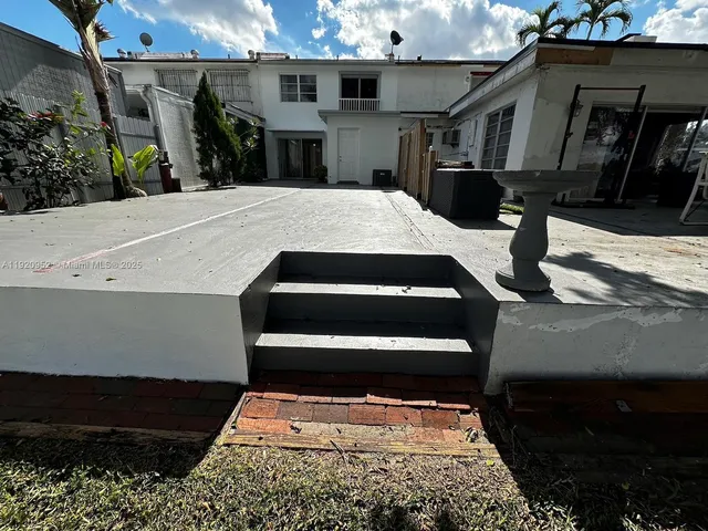 $440,000 | 6915 West 16th Drive, Hialeah, FL 33014