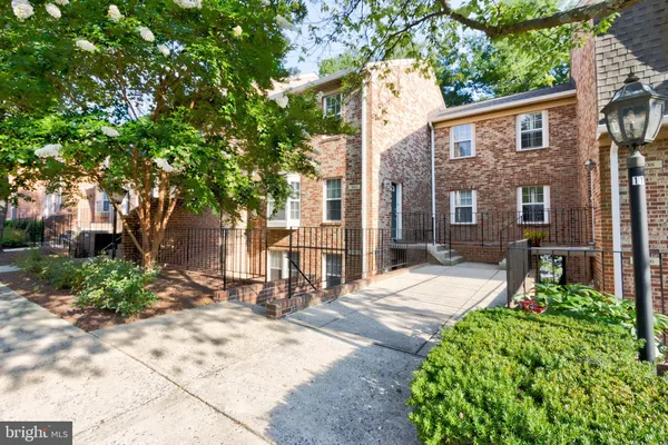$2,500 | 3934 Chesterwood Drive, Unit 3934, Silver Spring, MD 20906