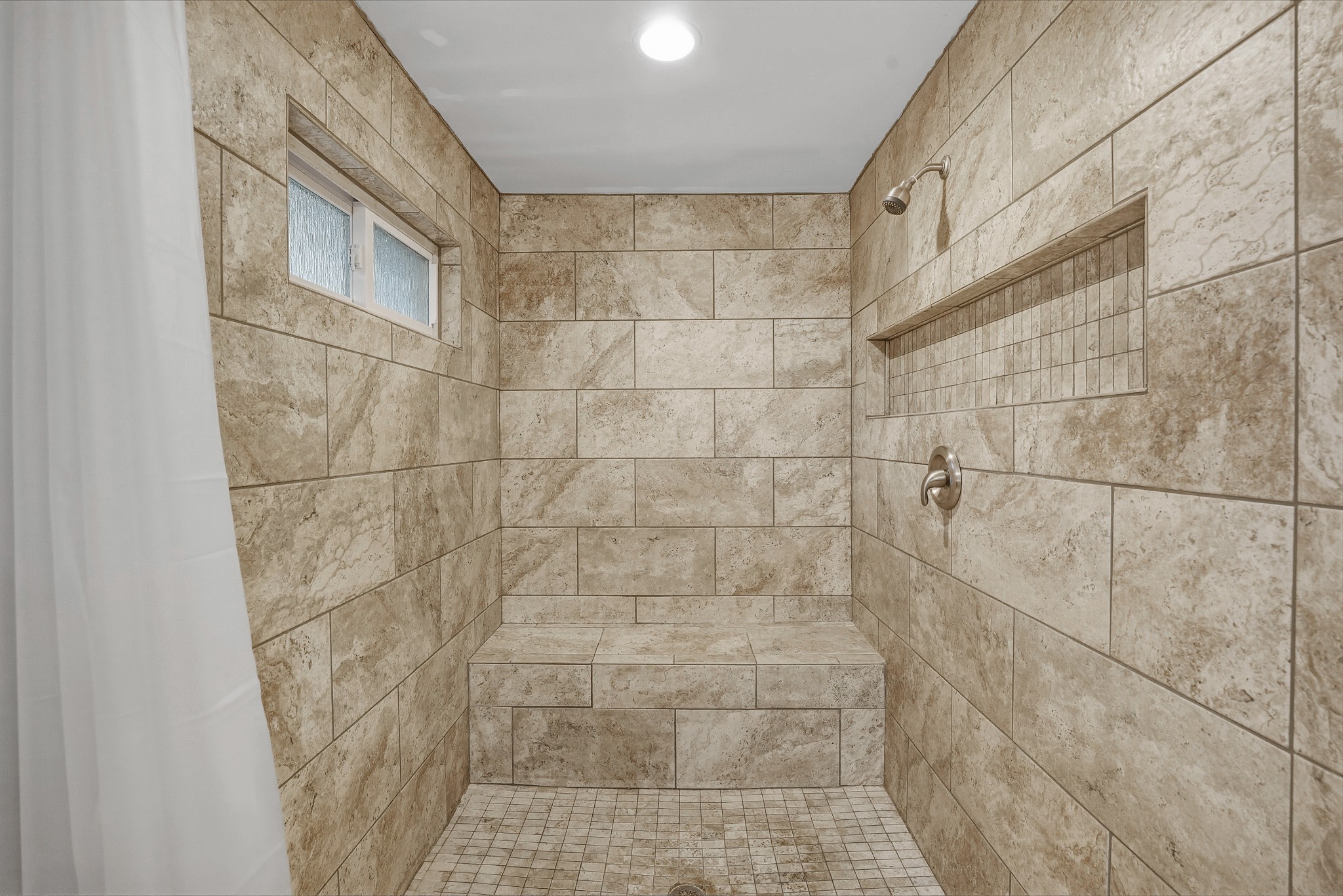 811 Hogans Branch Road Hendersonville, TN 37075 - Photo 16 of 34 a bathroom with a shower