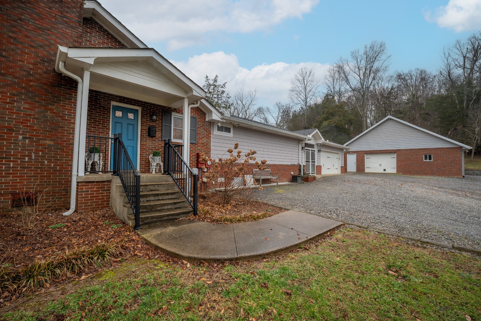 811 Hogans Branch Road Hendersonville, TN 37075 - Photo 24 of 34 a view of house and a yard
