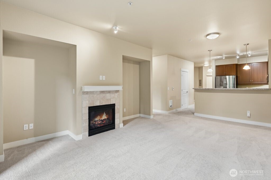 15730 116th Avenue Northeast, Unit 305 Bothell, WA 98011 - Photo 5 of 39