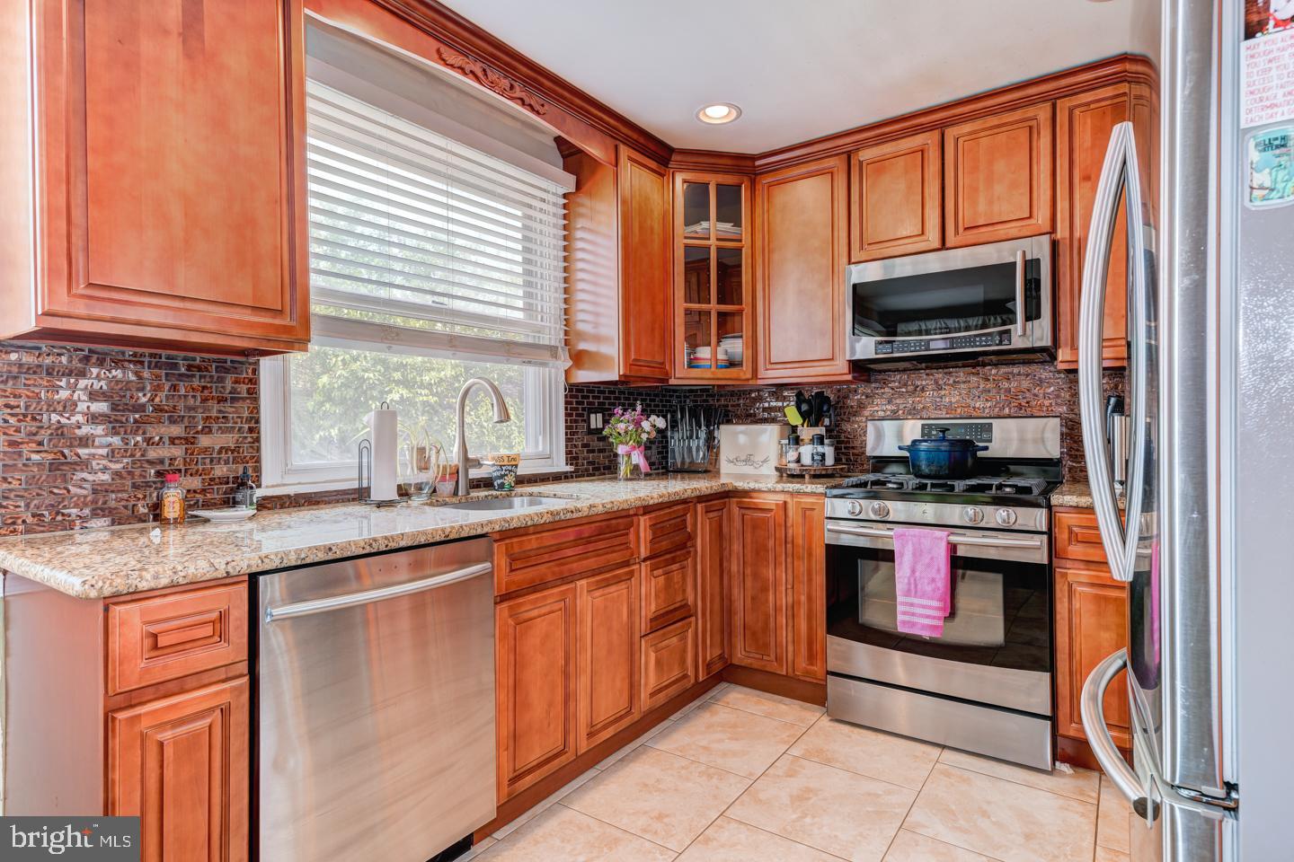 10858 Perrin Road Philadelphia, PA 19154 - Photo 4 of 12