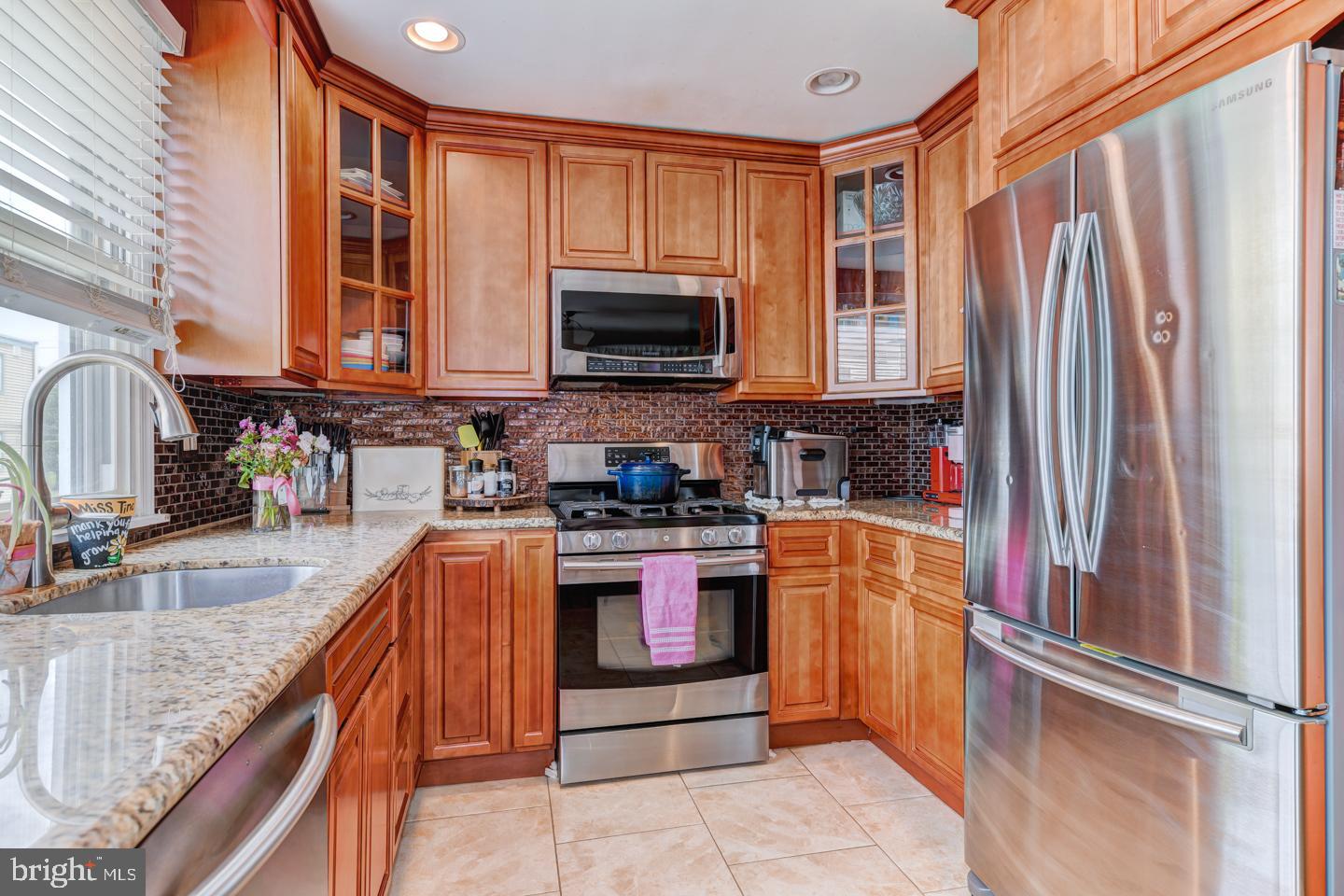 10858 Perrin Road Philadelphia, PA 19154 - Photo 5 of 12
