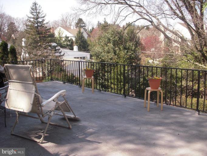 202 North Tyrone Road Baltimore, MD 21212 - Photo 14 of 24 Roof-top deck off of MBR- great for quiet time!