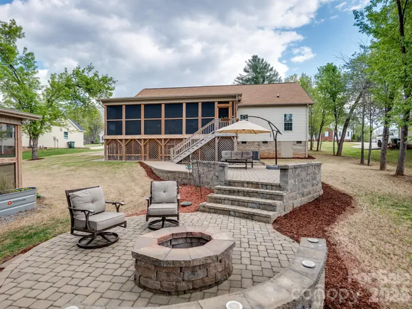 $459,900 | 2235 Picnic Drive, Newton, NC 28658