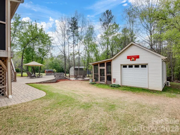 $459,900 | 2235 Picnic Drive, Newton, NC 28658