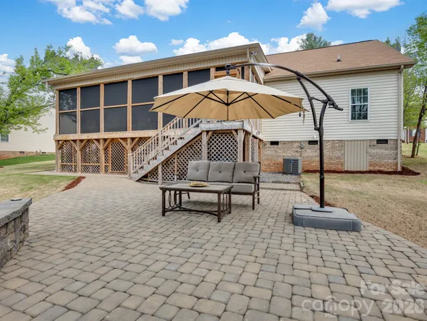 $459,900 | 2235 Picnic Drive, Newton, NC 28658