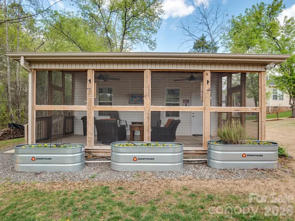 $459,900 | 2235 Picnic Drive, Newton, NC 28658