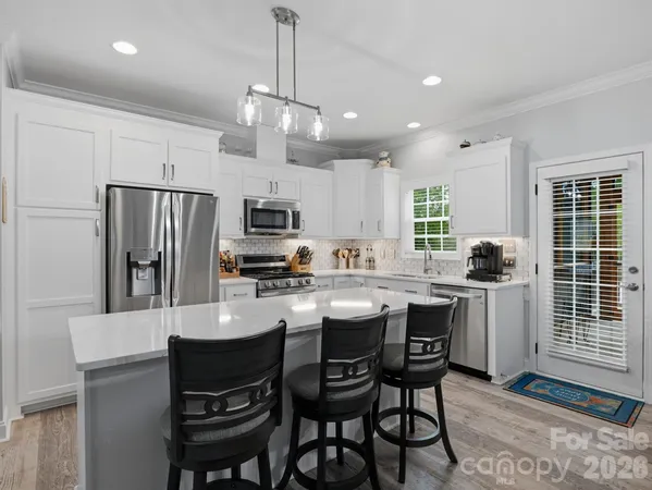 $459,900 | 2235 Picnic Drive, Newton, NC 28658