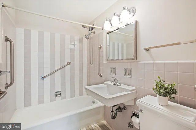 $545,000 | 2475 Virginia Avenue Northwest, Unit 321, Washington, DC 20037