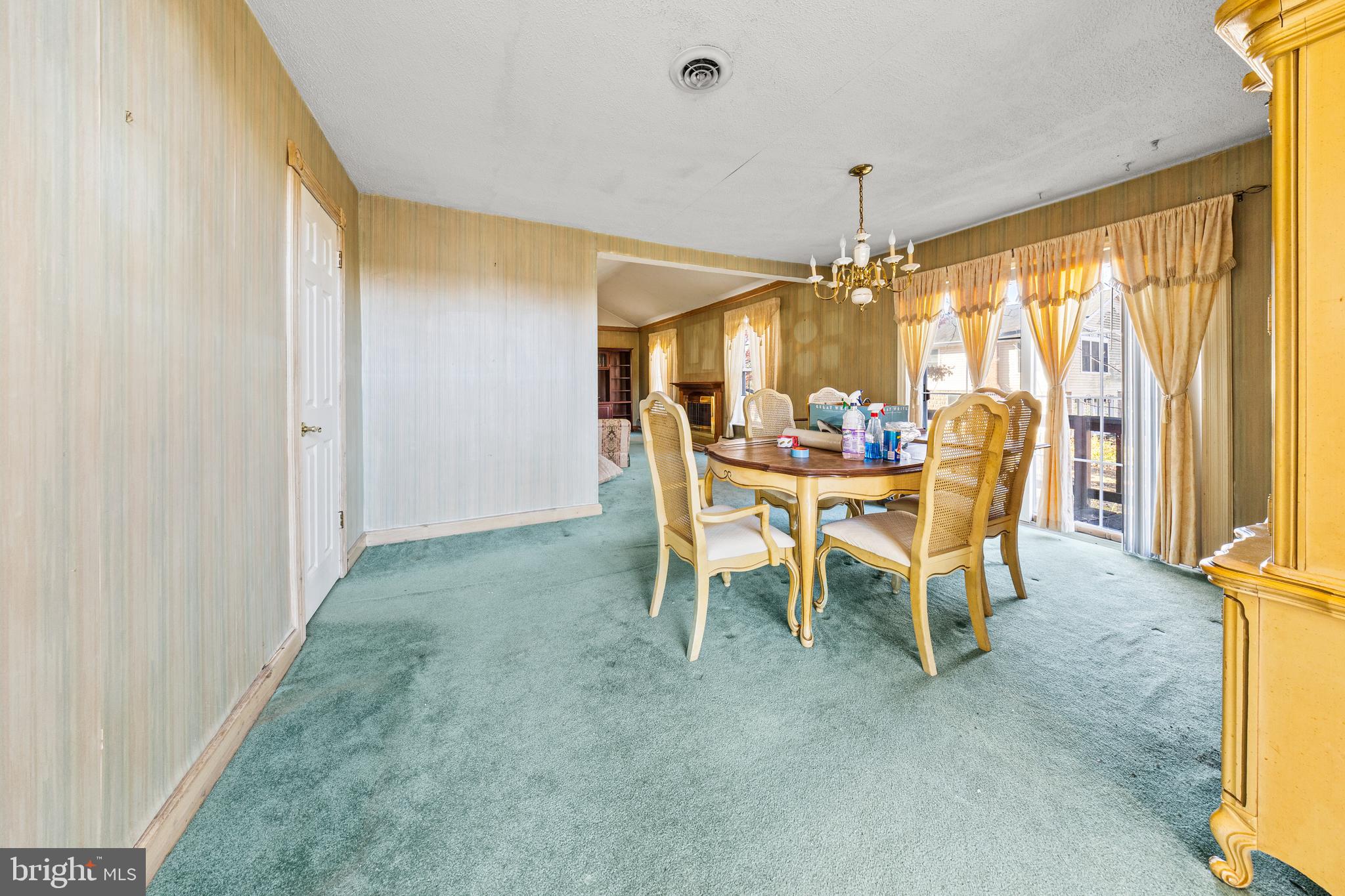 509 Neshaminy Road Croydon, PA 19021 - Photo 12 of 16 a dining room with furniture and window