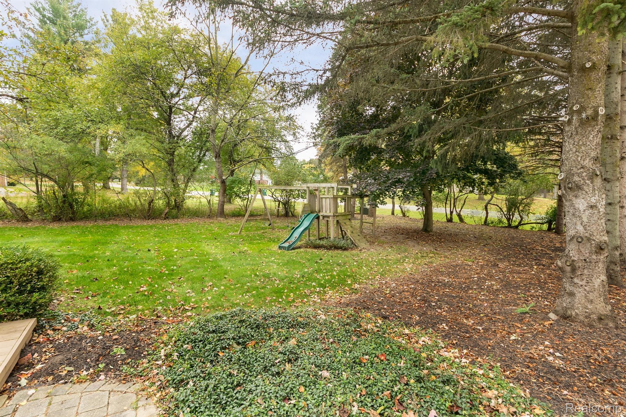 131 Robin Court Howell, MI 48855 - Photo 8 of 23 PP_SB102119-103.jpg