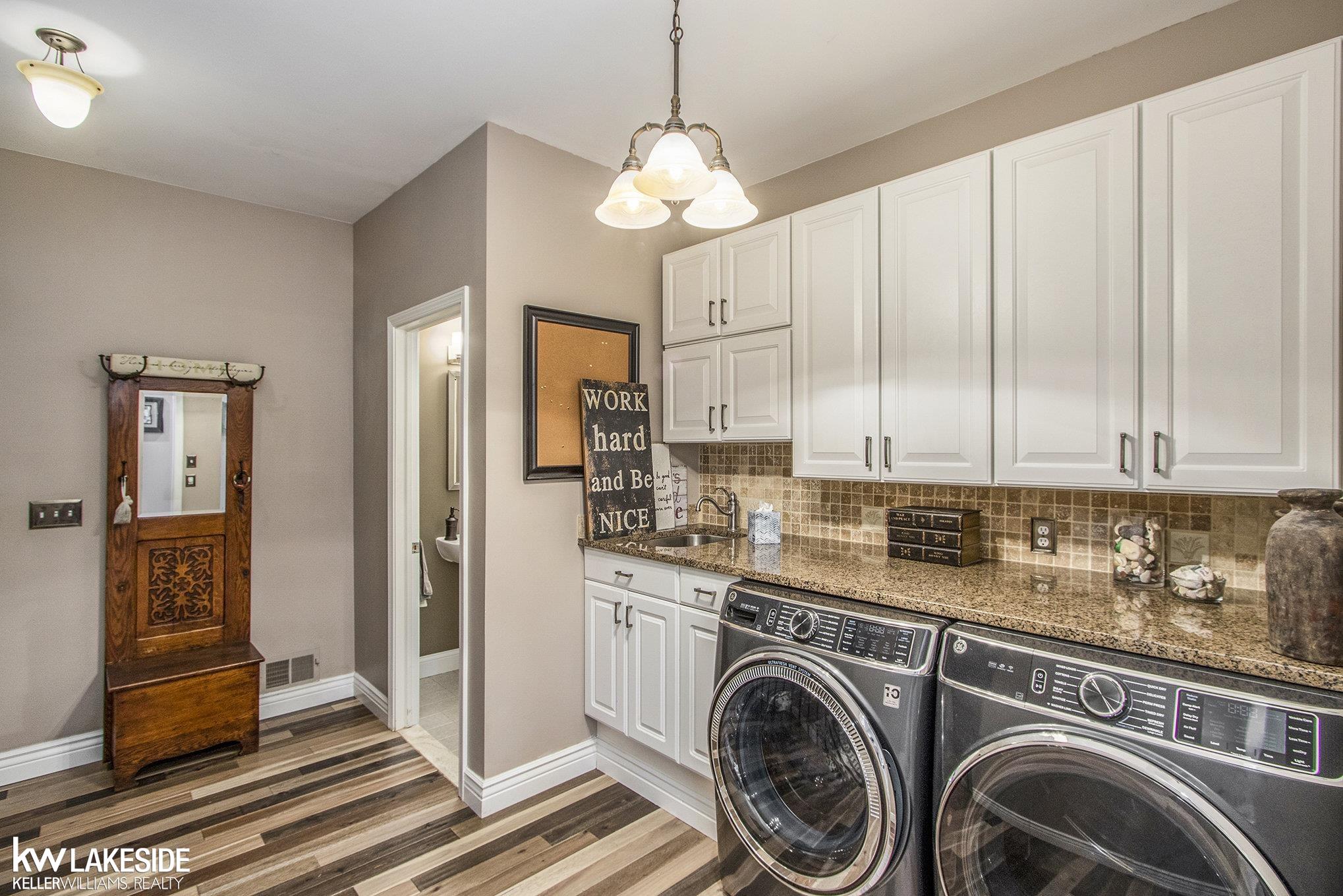 47916 Card Road Macomb, MI 48044 - Photo 20 of 27 50110165-19.JPG