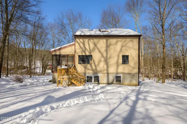 $257,000 | 218 Blue Jay Court, Bushkill, PA 18324
