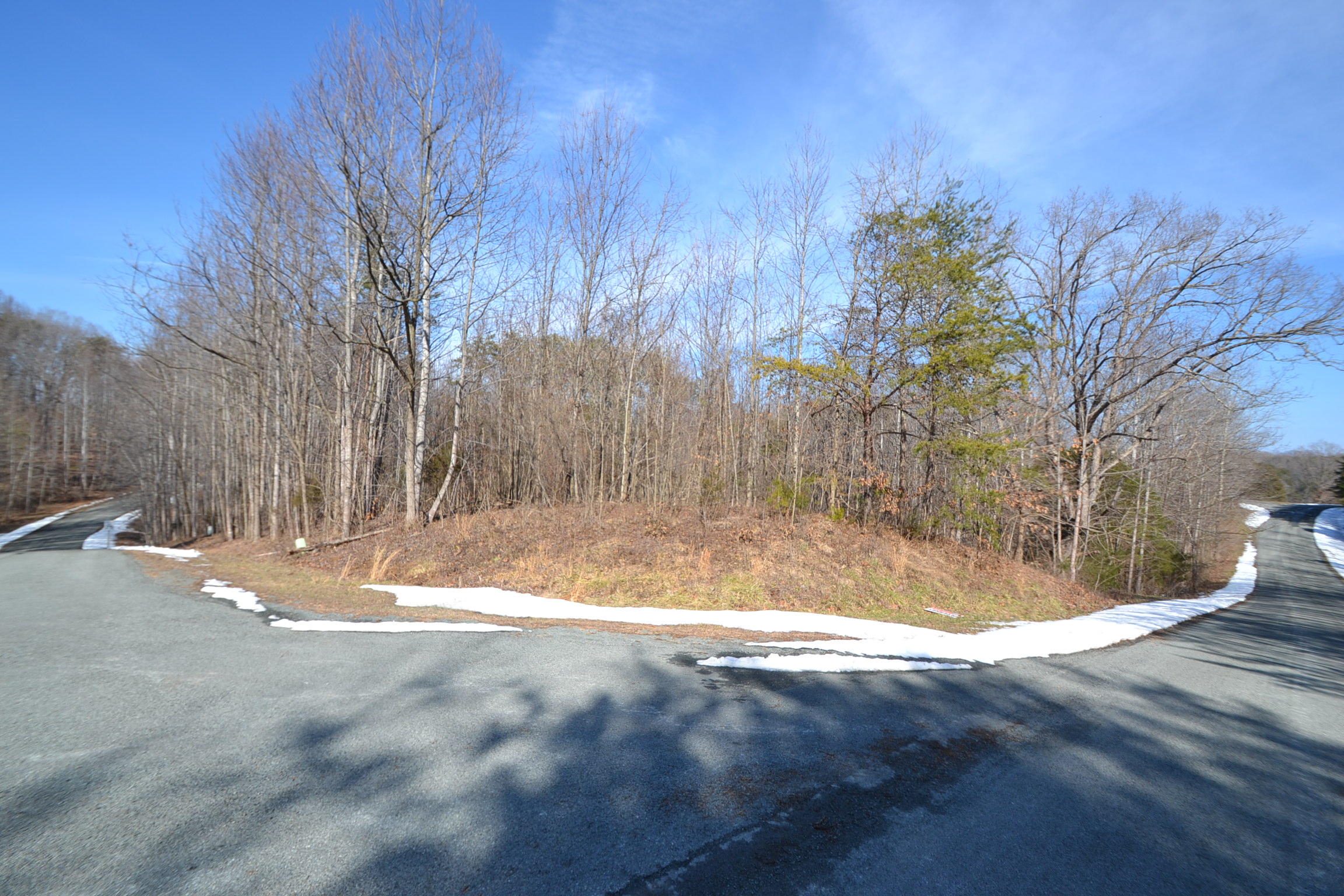 Nice Corner Lot 17