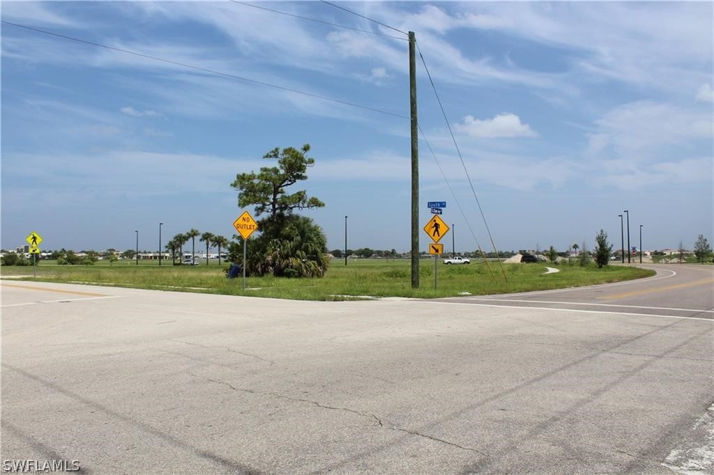 102 South Road Fort Myers, FL 33907 - Photo 3 of 3 Gallery Image 3