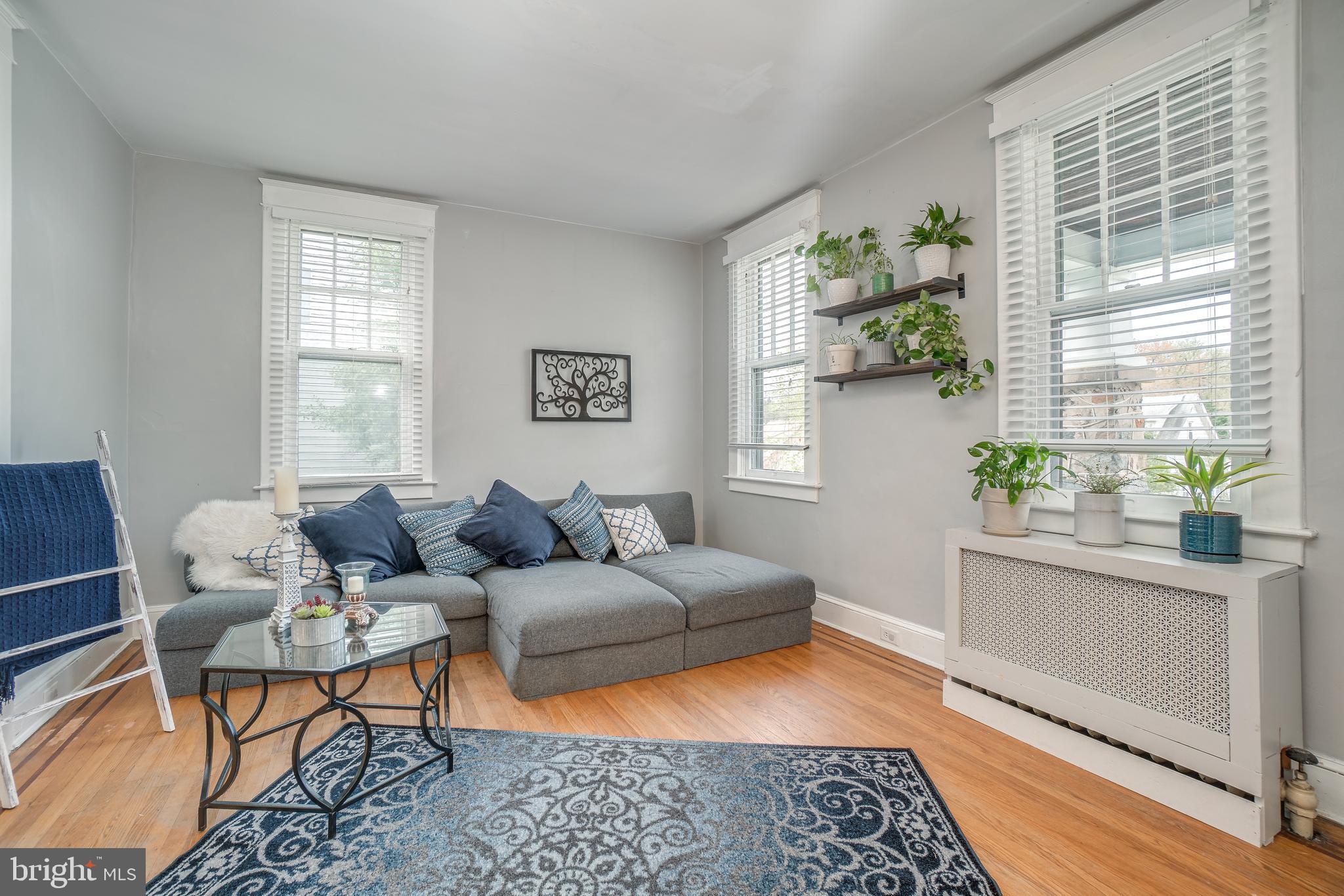9 Ridge Road Baltimore, MD 21228 - Photo 7 of 31 Plenty of space in LR for lg sectional