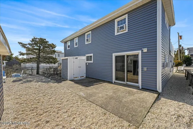 $3,600 | 273 North 12th Street, Unit 1, Surf City, NJ 08008