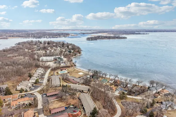 $210,000 | 67 Woodhills Bay Road, Fox Lake, IL 60020