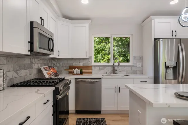 $899,000 | 336 Northeast 175th Street, Shoreline, WA 98155