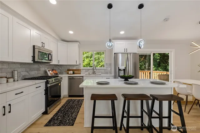 $868,000 | 336 Northeast 175th Street, Shoreline, WA 98155