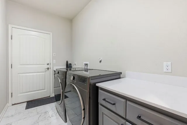 $2,650 | 5720 Baythorne Drive, Austin, TX 78747