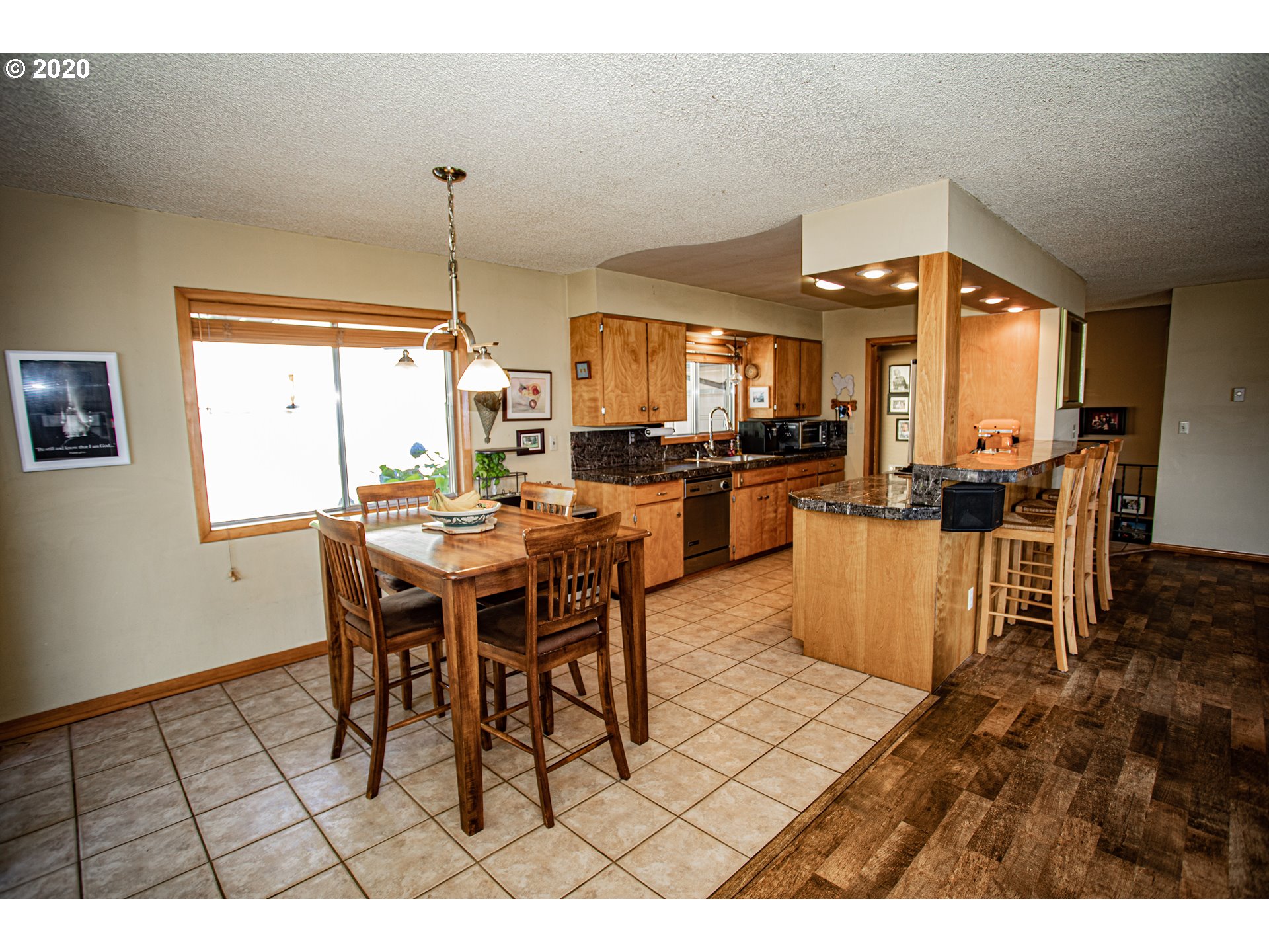 250 Ridgecrest Drive Stevenson, WA 98648 - Photo 15 of 32 a view of a dining room with furniture
