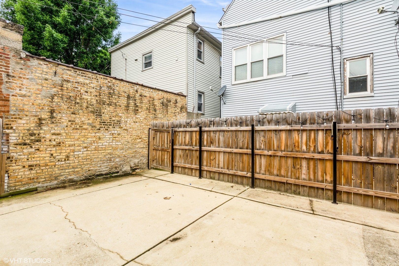 2909 North Ridgeway Avenue Chicago, IL 60618 - Photo 43 of 46