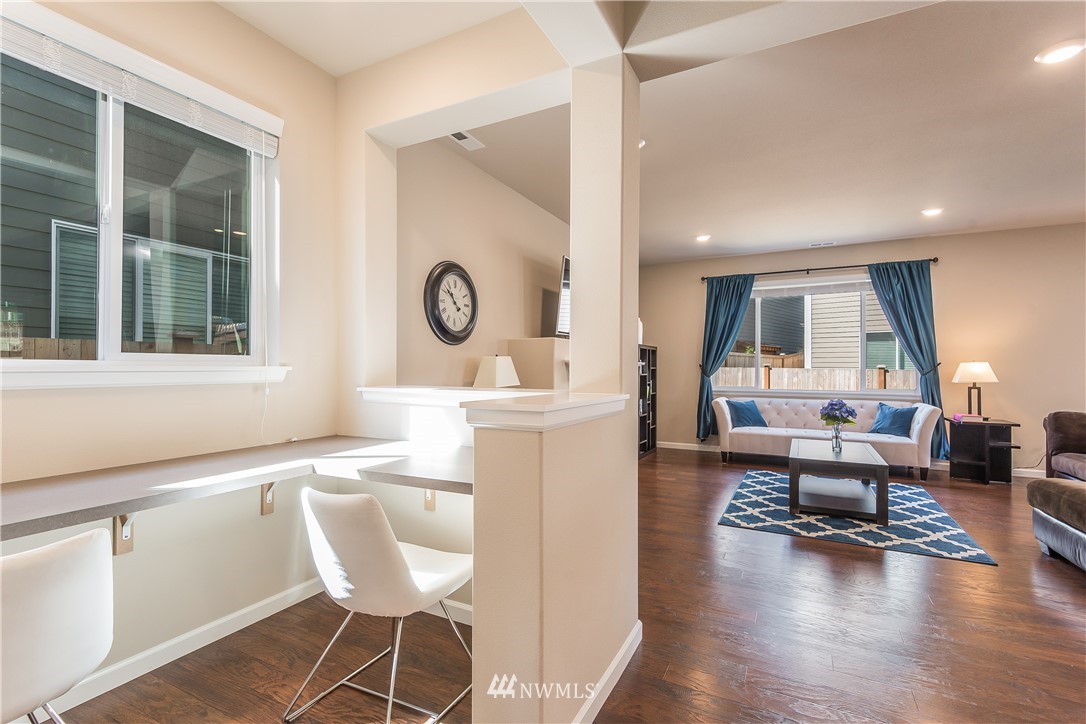 15926 Meridian Drive Southeast Bothell, WA 98012 - Photo 4 of 24 Gallery Image 4