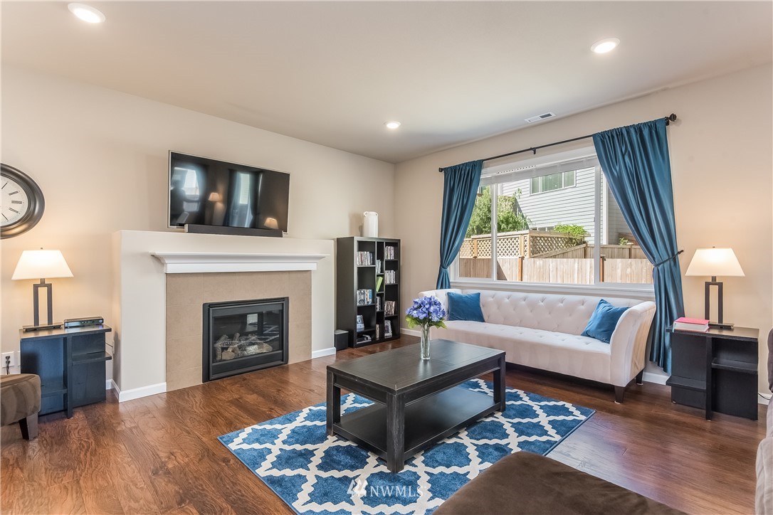 15926 Meridian Drive Southeast Bothell, WA 98012 - Photo 5 of 24 Gallery Image 5